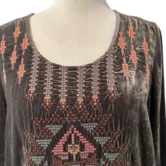Embroidered Johnny Was Gray Blue and Coral Pink Women's Velvet Top - Picture 2 of 16